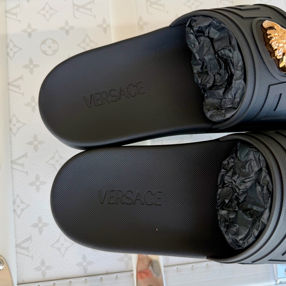 Versace Black and Gold Medusa Rubber Slide Sandals Sz 39 - Picture 3 of 7
